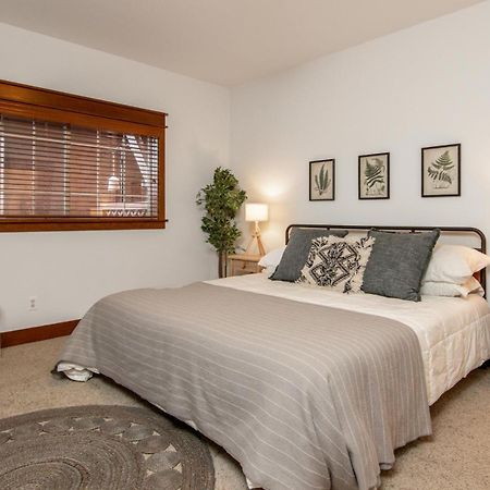 Modern Riverstone Condo With Grand Deck - Steps To Shops, Restaurants, Trails And River Coeur d'Alene Esterno foto